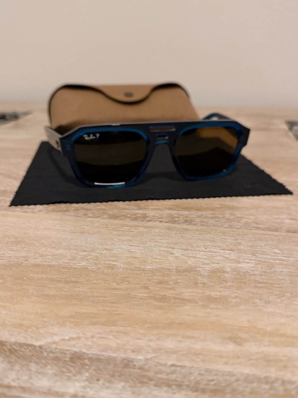 Ray-Ban Acetate Sunnies - Picture 3 of 11